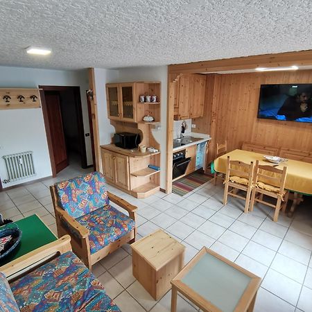 Appartement Trilocale Con Splendida Vista Sulle Piste Da Sci à Folgarida Extérieur photo